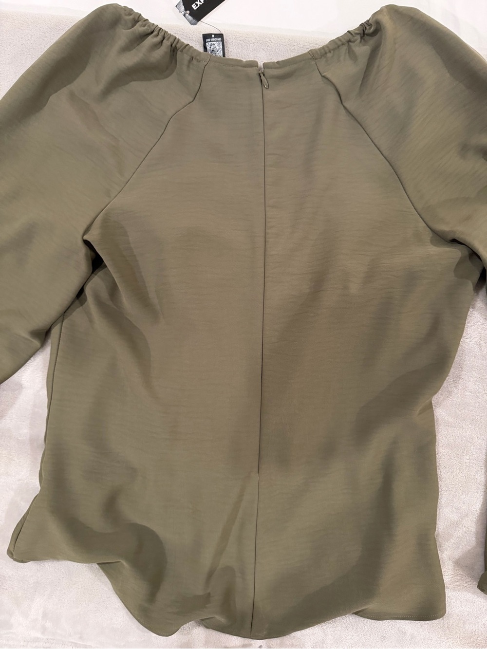 *NWT* Express Olive Green Ruched Front Tie Blouse - Picture 5 of 5